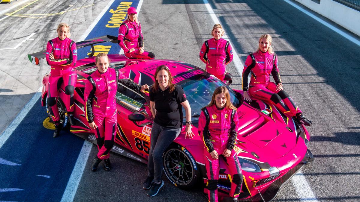 Those Magnificent Women in Their Flying Machines